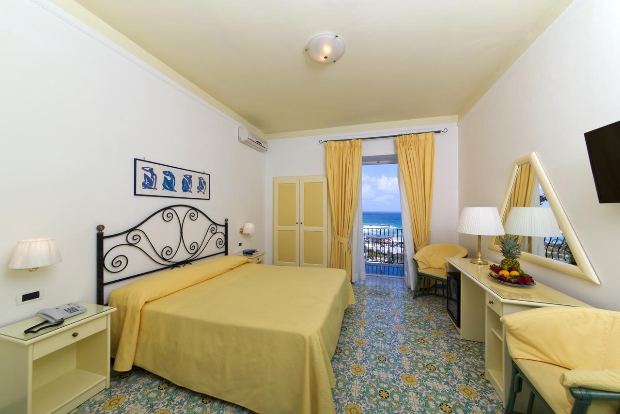 比安卡别墅酒店 Forio di Ischia 外观 照片