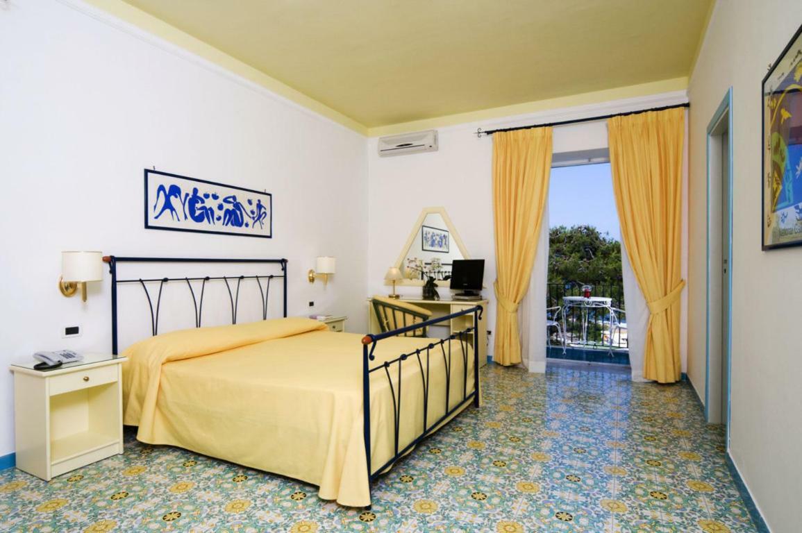 比安卡别墅酒店 Forio di Ischia 外观 照片